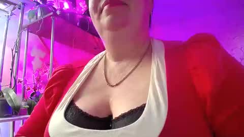 Snapshot of lady_gloria chatting on 03-09-25, 03:16 Lady Gloria online show from 03-09-25, 03:16