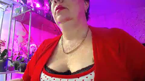 Snapshot of lady_gloria chatting on 03-12-25, 12:04 Lady Gloria online show from 03-12-25, 12:04