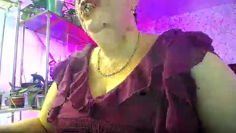 Snapshot of lady_gloria chatting on 09-11-25, 03:50 Lady Gloria online show from 09-11-25, 03:50