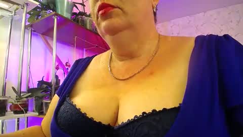 Snapshot of lady_gloria chatting on 09-14-25, 10:25 Lady Gloria online show from 09-14-25, 10:25