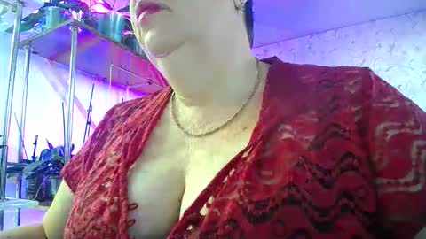 Snapshot of lady_gloria chatting on 09-22-25, 04:14 Lady Gloria online show from 09-22-25, 04:14