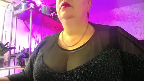 Snapshot of lady_gloria chatting on 09-30-25, 05:23 Lady Gloria online show from 09-30-25, 05:23