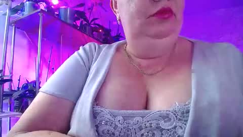 Snapshot of lady_gloria chatting on 10-02-25, 02:35 Lady Gloria online show from 10-02-25, 02:35