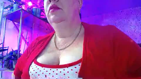Snapshot of lady_gloria chatting on 10-12-25, 05:06 Lady Gloria online show from 10-12-25, 05:06