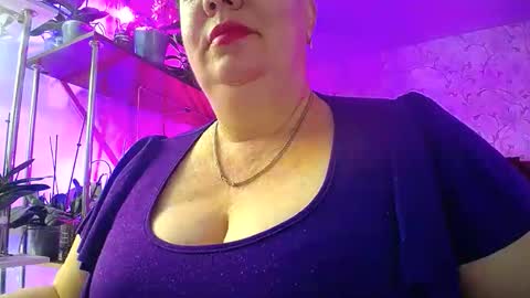 Snapshot of lady_gloria chatting on 10-18-25, 06:16 Lady Gloria online show from 10-18-25, 06:16