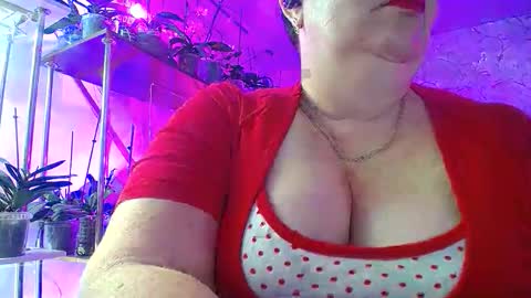 Lady Gloria online show from 11-10-25, 05:06