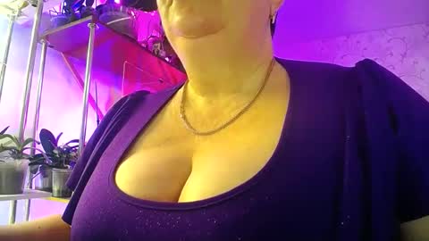 Lady Gloria online show from 02-25-26, 06:56