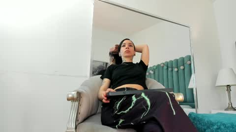 Snapshot of lady_godss chatting on 01-12-25, 08:36 Lady godss online show from 01-12-25, 08:36