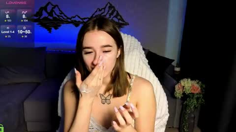 Olivia online show from 06-03-26, 01:19