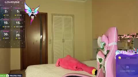 Olivia online show from 07-22-26, 01:41