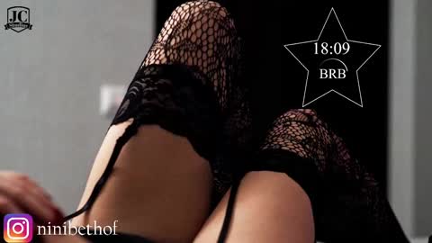 Snapshot of lady_ni chatting on 02-11-25, 04:13    700  1300 -5 online show from 02-11-25, 04:13