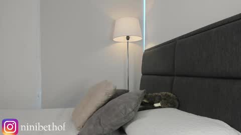 Snapshot of lady_ni chatting on 02-28-25, 12:52    700  1300 -5 online show from 02-28-25, 12:52