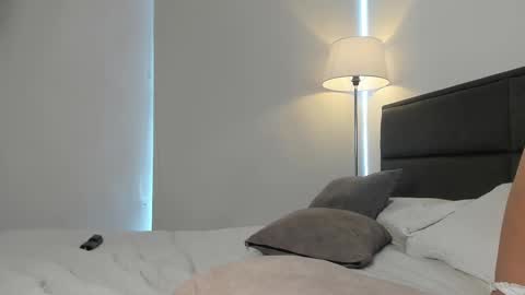 Snapshot of lady_ni chatting on 03-06-25, 06:26    700  1300 -5 online show from 03-06-25, 06:26