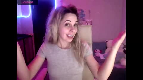 lady_smile69 online show from 02-02-26, 04:00