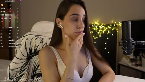 Snapshot of lady_white_snake chatting on 12-29-24, 03:03 lady_white_snake online show from 12-29-24, 03:03