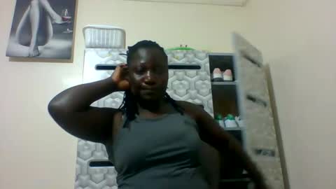 lindah32 online show from 01-06-25, 03:51