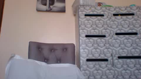 lindah32 online show from 01-15-25, 12:25