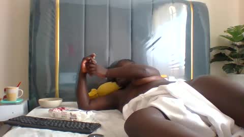 lindah32 online show from 02-12-25, 11:40