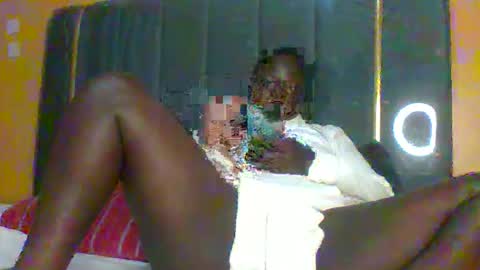 lindah32 online show from 10-19-25, 01:06