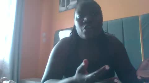 lindah32 online show from 11-21-25, 10:36