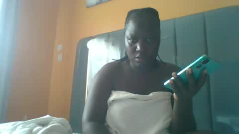 lindah32 online show from 04-08-26, 12:38