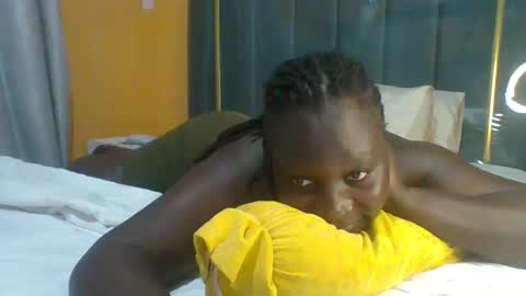 lindah32 online show from 04-20-26, 08:21