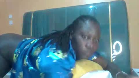 lindah32 online show from 04-25-26, 10:07