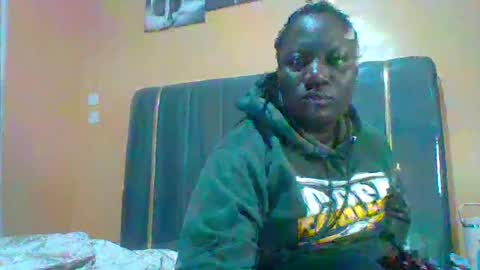 Snapshot of ladyblossoms19 chatting on 06-17-26, 12:13 lindah32 online show from 06-17-26, 12:13