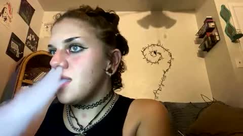 ladybug666999 online show from 11-13-25, 01:04