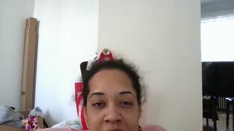 Stephanie online show from 01-03-25, 02:40