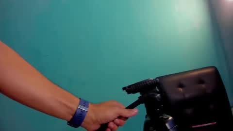 Snapshot of ladyclaudia1 chatting on 02-10-25, 02:05 Katalina y adrian online show from 02-10-25, 02:05