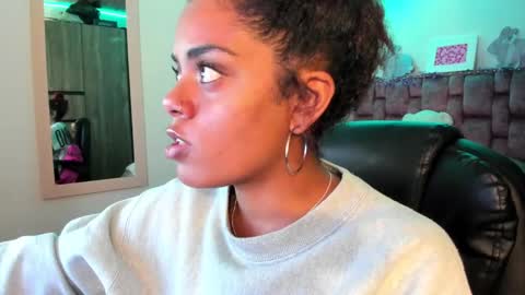 leidy daniela online show from 12-19-24, 03:18