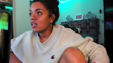 leidy daniela online show from 12-19-24, 06:23