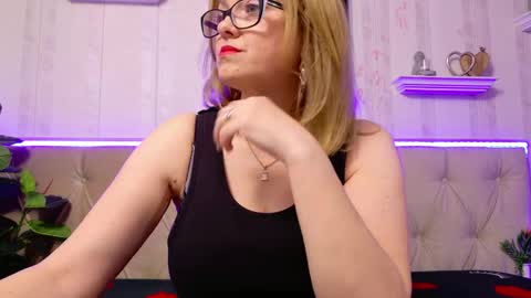  Lady Jeen    Back on Sunday 8th of December online show from 04-29-26, 12:42