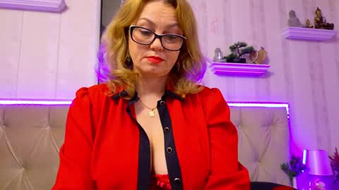 Lady Jeen    Back on Sunday 8th of December online show from 05-09-26, 03:45
