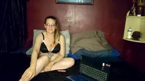 Snapshot of ladykiva_n_hubz chatting on 10-12-25, 05:06 ladykiva_n_hubz online show from 10-12-25, 05:06