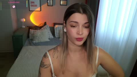 ladylancaster online show from 04-01-26, 01:52