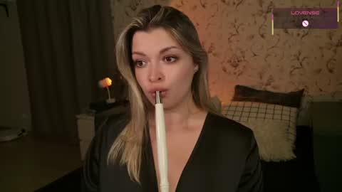 ladylancaster online show from 06-12-26, 05:23