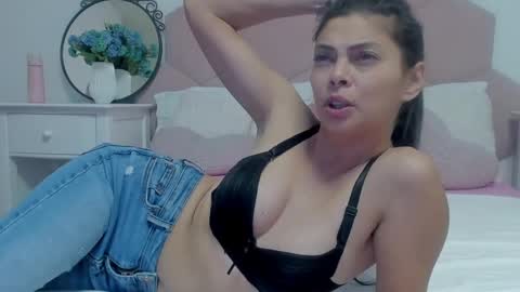 Snapshot of ladyliia chatting on 01-14-25, 07:27 Lia online show from 01-14-25, 07:27