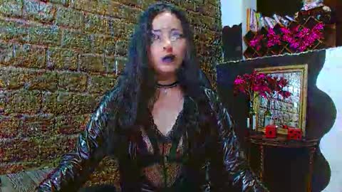 ladylunatikka online show from 05-19-26, 01:56