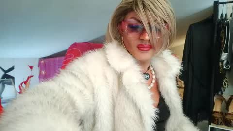 Oxana online show from 03-31-26, 12:01