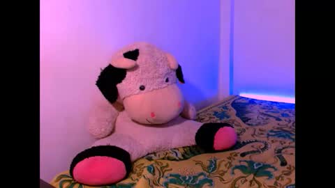 laura online show from 10-30-25, 02:51