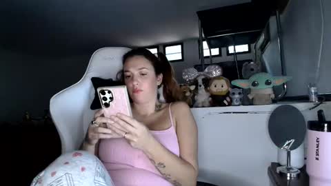 ladysusurros online show from 11-21-25, 09:57