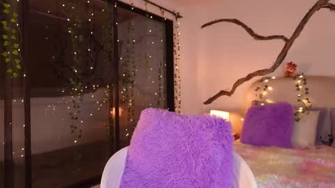 Lady  online show from 12-05-25, 06:44