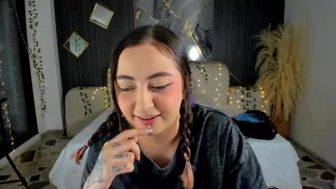 Lady  online show from 01-08-26, 04:04