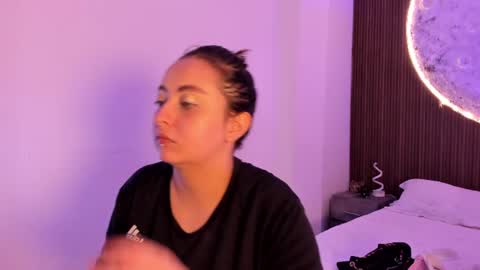 Lady  online show from 06-17-26, 12:35