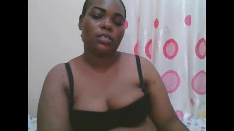 Snapshot of ladyviviana2 chatting on 11-16-25, 02:55 Vivy online show from 11-16-25, 02:55