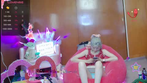 Skinnygirl online show from 05-12-26, 11:46