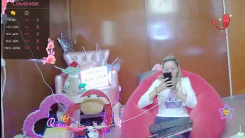 Skinnygirl online show from 06-26-26, 11:53