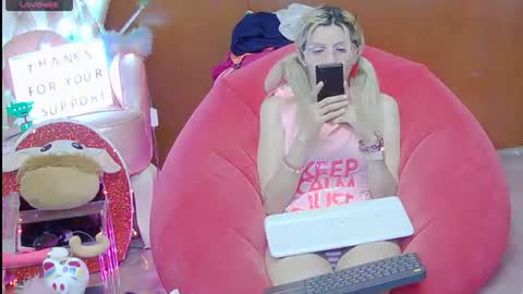 Skinnygirl online show from 07-11-26, 12:46